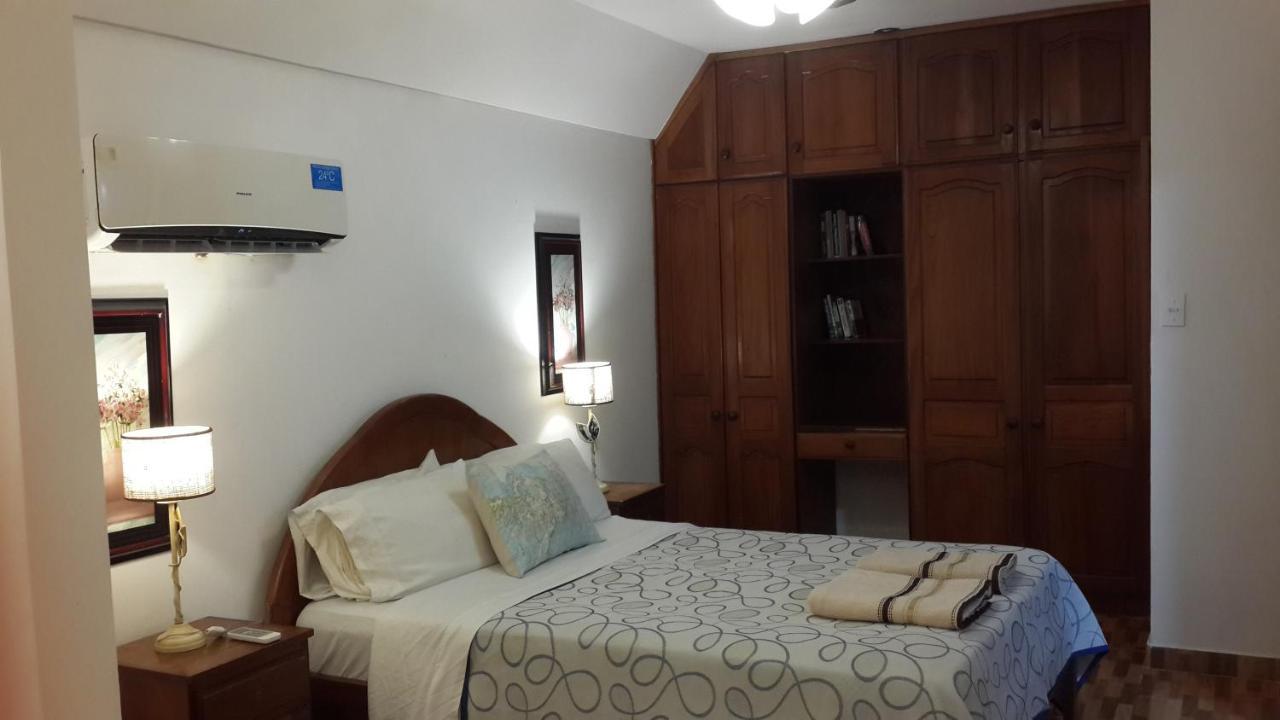 Casa Folks - Bed And Breakfast Puerto Iguazu Exterior photo